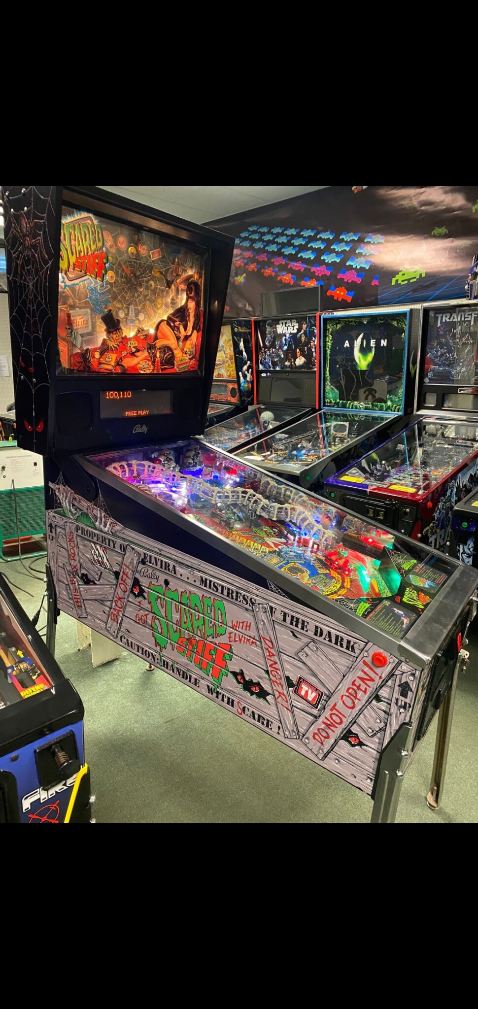 The Brilliant SCARED STIFF Pinball - Williams Amusements