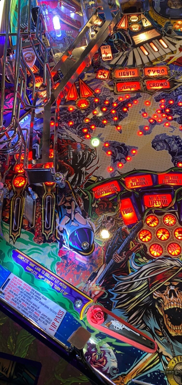 Probably the most gorgeous pinball we have ever had! GUNS N' ROSES ...